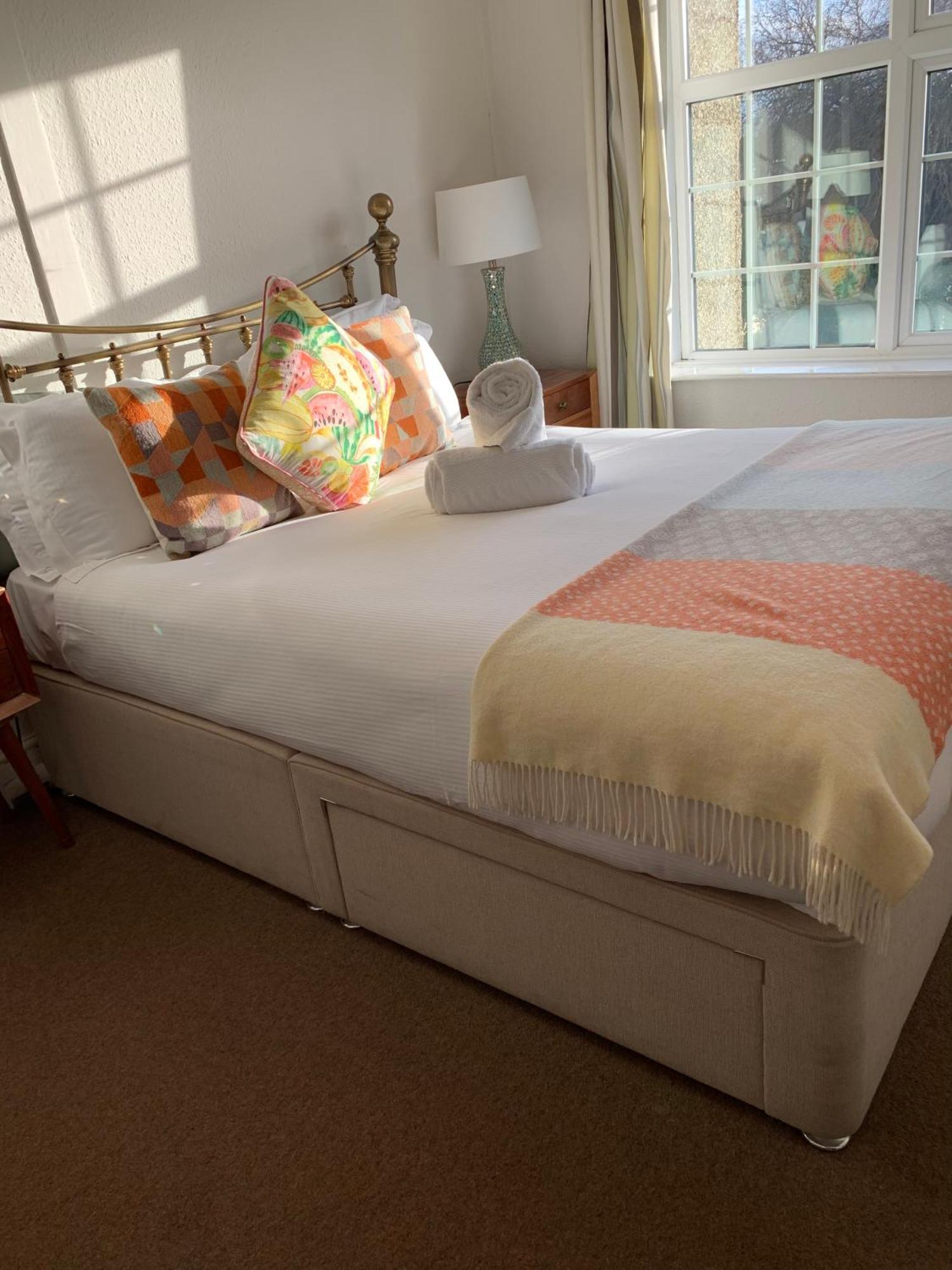 The Lazy Lion Bed and Breakfast Milford on Sea Eksteriør billede